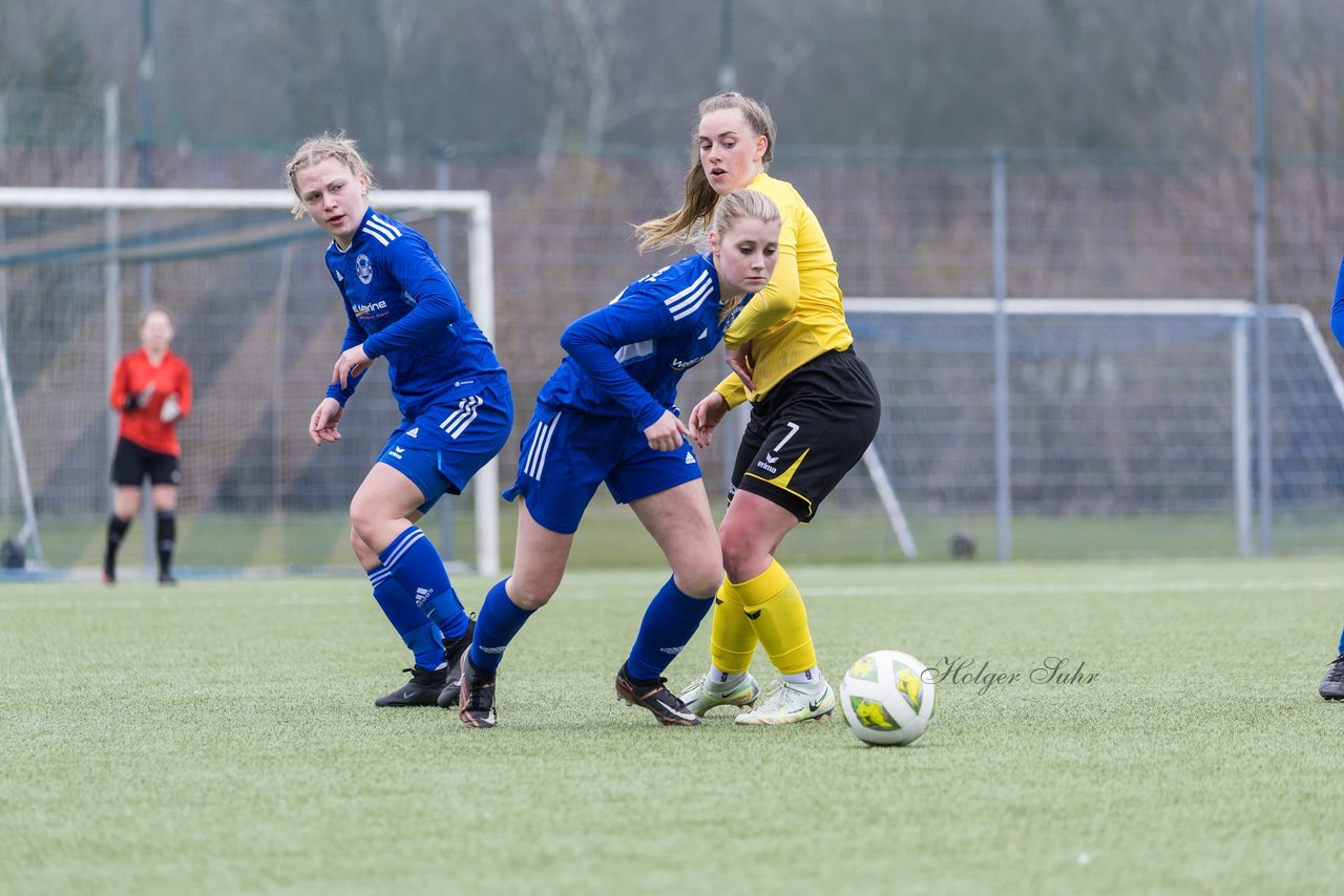 Bild 210 - F SSC Hagen Ahrensburg - SV Frisia Risum-Lindholm : Ergebnis: 1:2